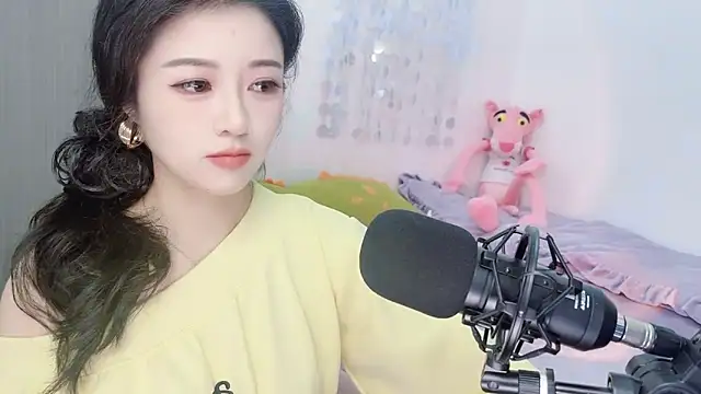 starsqimei online show from February 3, 2026, 5:49 am