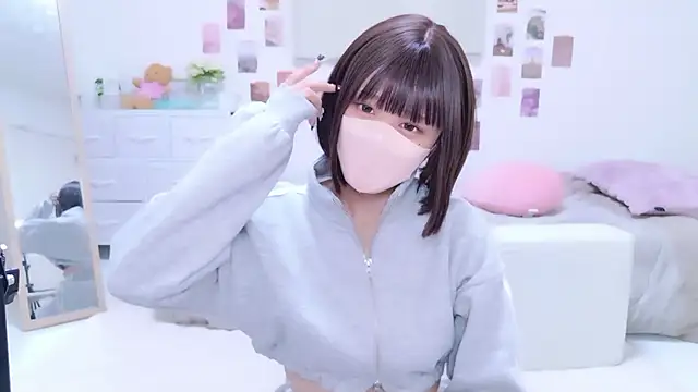 Snapshot of aki_zzz chatting on October 22, 2025, 5:12 pm aki zzz online show from October 22, 2025, 5:12 pm