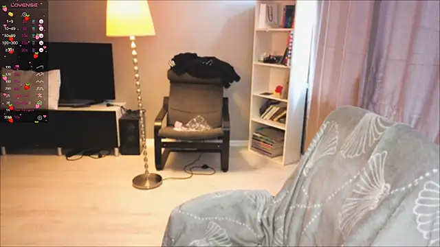 SweetLinaa online show from March 25, 2026, 8:35 am