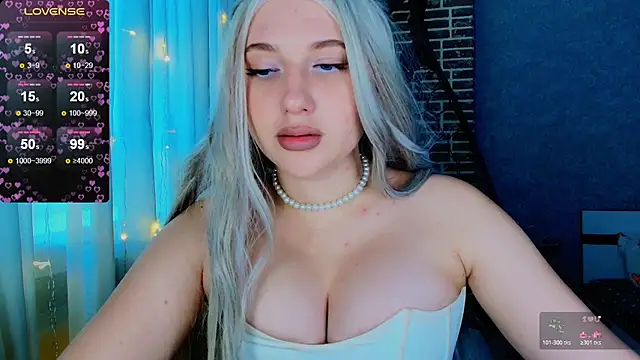 Evacadooo online show from November 9, 2025, 5:55 am