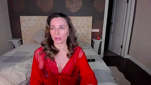 Snapshot of AllisonWilliams chatting on January 20, 2025, 4:34 pm AllisonWilliams online show from January 20, 2025, 4:34 pm