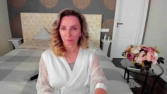 Snapshot of AllisonWilliams chatting on September 8, 2025, 3:55 pm AllisonWilliams online show from September 8, 2025, 3:55 pm