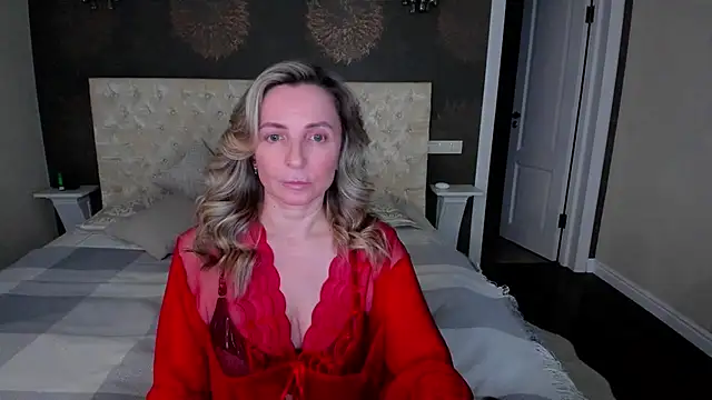 Snapshot of AllisonWilliams chatting on February 26, 2025, 6:04 pm AllisonWilliams online show from February 26, 2025, 6:04 pm