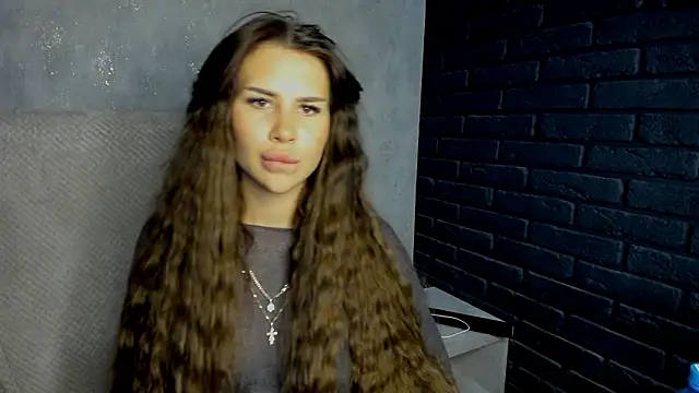 Snapshot of SuraMune chatting on February 19, 2026, 6:27 pm SuraMune online show from February 19, 2026, 6:27 pm