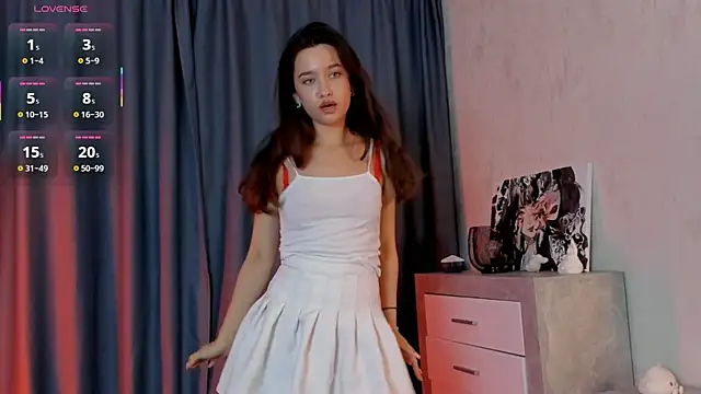 Snapshot of EmeliaReaper chatting on September 11, 2025, 5:02 pm EmeliaReaper online show from September 11, 2025, 5:02 pm