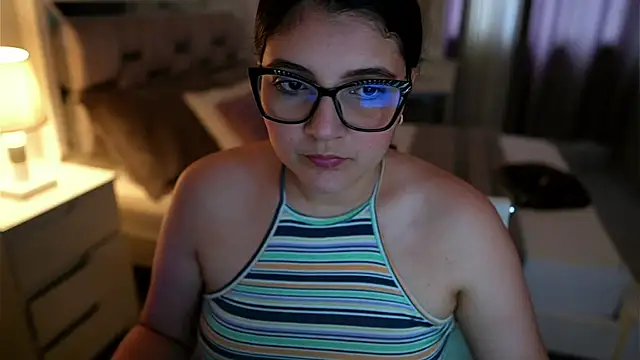 Camilaa bueno online show from January 6, 2026, 9:52 pm