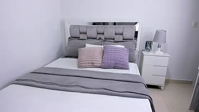 Camilaa bueno online show from April 6, 2026, 11:28 pm