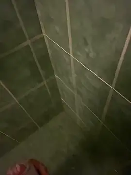 Snapshot of Tommy_y_Pamela chatting on February 11, 2026, 5:40 am Tommy y Pamela online show from February 11, 2026, 5:40 am