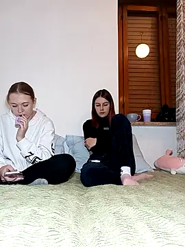 Snapshot of ella_grays chatting on October 27, 2025, 5:58 pm ella grays online show from October 27, 2025, 5:58 pm