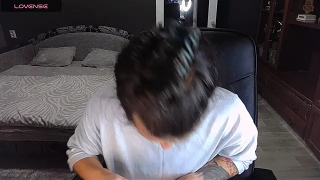 Aria Dl online show from November 4, 2025, 5:39 pm