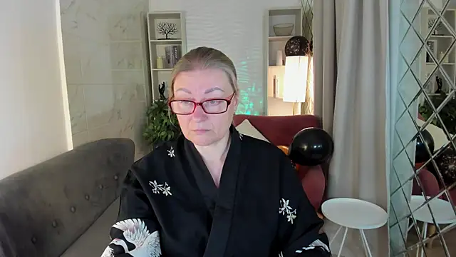 AlexandraKind online show from October 30, 2025, 1:42 pm