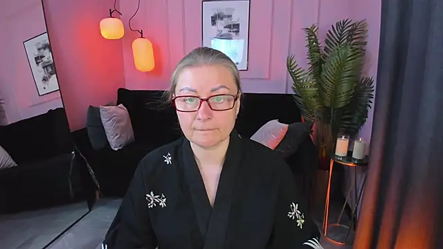 AlexandraKind online show from September 26, 2025, 1:51 pm