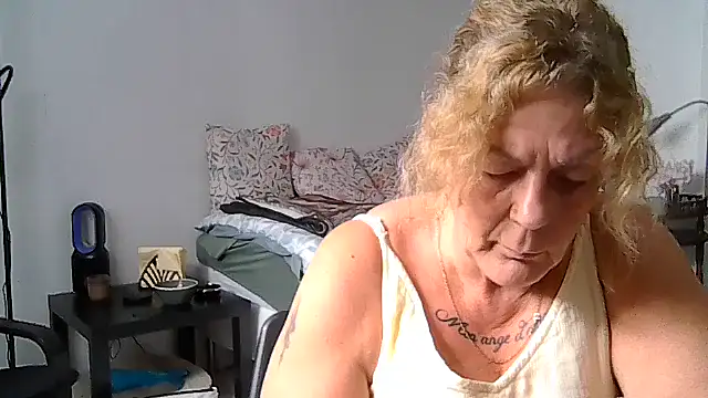 housewife shantie online show from July 11, 2026, 10:48 am