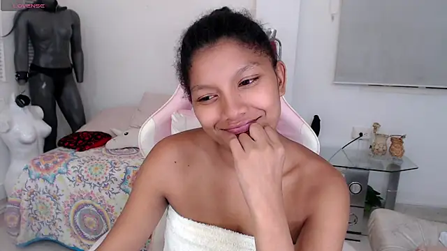 Snapshot of elly_willis chatting on February 19, 2025, 7:28 am elly willis online show from February 19, 2025, 7:28 am