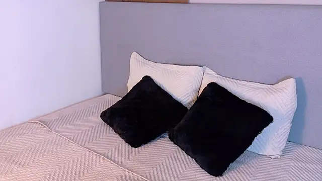 EymiCuper online show from October 23, 2025, 11:31 am