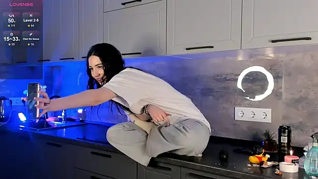 Snapshot of JoanBartram chatting on December 26, 2024, 1:51 am JoanBartram online show from December 26, 2024, 1:51 am