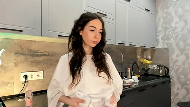 Snapshot of JoanBartram chatting on December 20, 2024, 4:14 pm JoanBartram online show from December 20, 2024, 4:14 pm