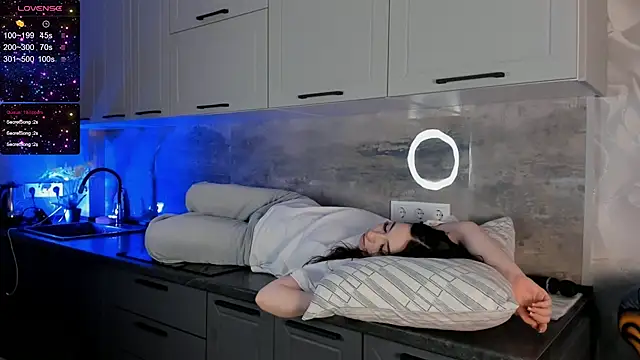 Snapshot of JoanBartram chatting on December 30, 2024, 11:17 pm JoanBartram online show from December 30, 2024, 11:17 pm