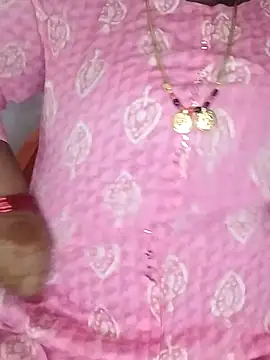 Snapshot of Sexy_Radhikaa chatting on October 31, 2025, 1:24 am Sexy Radhikaa online show from October 31, 2025, 1:24 am