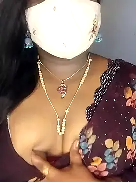 Snapshot of Sexy_Radhikaa chatting on March 19, 2025, 6:14 am Sexy Radhikaa online show from March 19, 2025, 6:14 am
