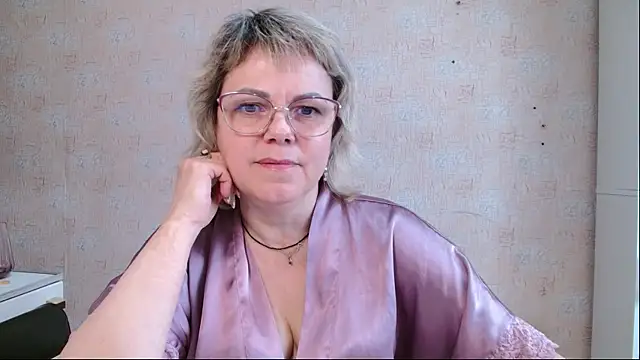 sweetsunset11 online show from April 20, 2026, 1:03 pm