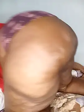 Snapshot of Sweetblackassxxx505 chatting on February 28, 2025, 12:42 pm Sweetblackassxxx505 online show from February 28, 2025, 12:42 pm