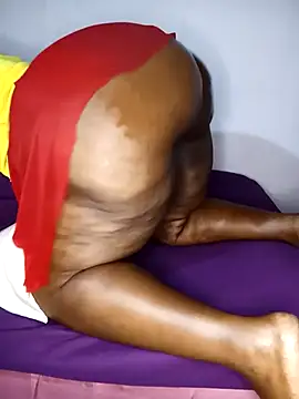 Snapshot of Sweetblackassxxx505 chatting on March 13, 2025, 9:48 pm Sweetblackassxxx505 online show from March 13, 2025, 9:48 pm