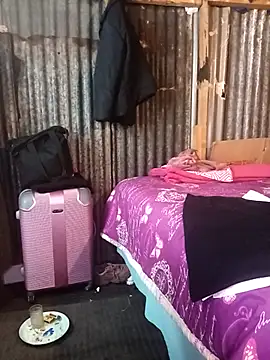 curvyloneah75 online show from October 6, 2025, 6:47 am