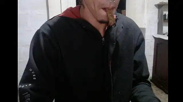 Snapshot of tayler_punk_noise chatting on February 8, 2025, 12:49 am tayler punk noise online show from February 8, 2025, 12:49 am