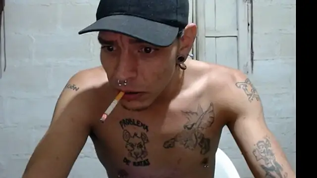 Snapshot of tayler_punk_noise chatting on January 11, 2025, 12:12 am tayler punk noise online show from January 11, 2025, 12:12 am