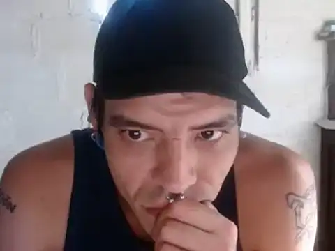 Snapshot of tayler_punk_noise chatting on January 6, 2025, 8:50 pm tayler punk noise online show from January 6, 2025, 8:50 pm