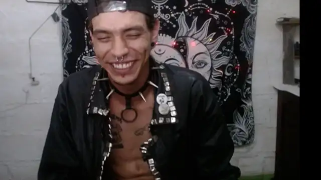 Snapshot of tayler_punk_noise chatting on January 12, 2025, 7:53 am tayler punk noise online show from January 12, 2025, 7:53 am