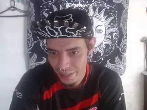 Snapshot of tayler_punk_noise chatting on December 23, 2024, 2:39 pm tayler punk noise online show from December 23, 2024, 2:39 pm