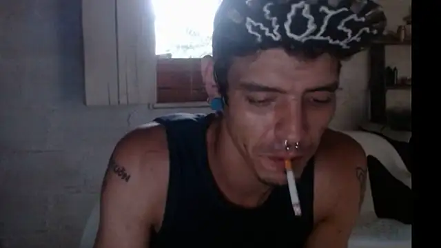 Snapshot of tayler_punk_noise chatting on January 8, 2025, 10:48 pm tayler punk noise online show from January 8, 2025, 10:48 pm