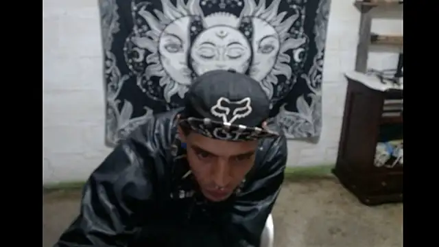 Snapshot of tayler_punk_noise chatting on January 31, 2025, 3:30 am tayler punk noise online show from January 31, 2025, 3:30 am