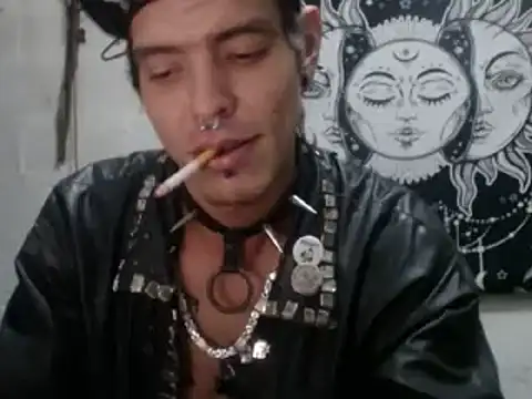 Snapshot of tayler_punk_noise chatting on January 6, 2025, 1:09 am tayler punk noise online show from January 6, 2025, 1:09 am