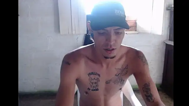 Snapshot of tayler_punk_noise chatting on February 4, 2025, 9:31 pm tayler punk noise online show from February 4, 2025, 9:31 pm