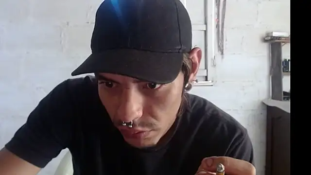 Snapshot of tayler_punk_noise chatting on January 18, 2025, 3:59 pm tayler punk noise online show from January 18, 2025, 3:59 pm