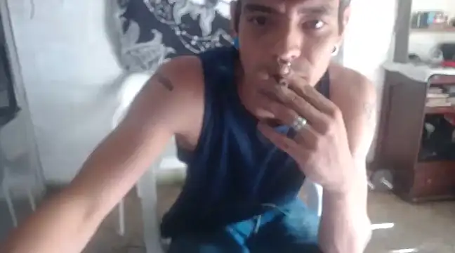 Snapshot of tayler_punk_noise chatting on December 23, 2024, 7:09 pm tayler punk noise online show from December 23, 2024, 7:09 pm