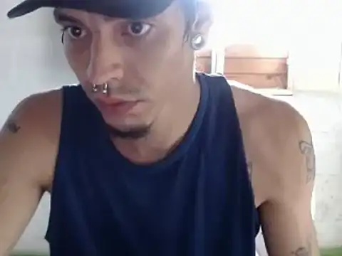 Snapshot of tayler_punk_noise chatting on December 24, 2024, 5:23 pm tayler punk noise online show from December 24, 2024, 5:23 pm