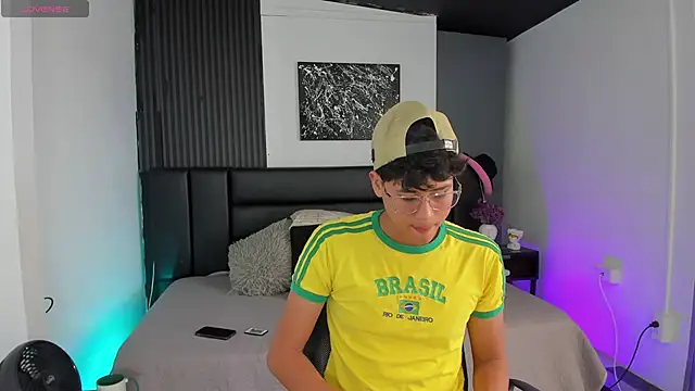 RaidenBoy1 online show from January 15, 2025, 7:44 pm