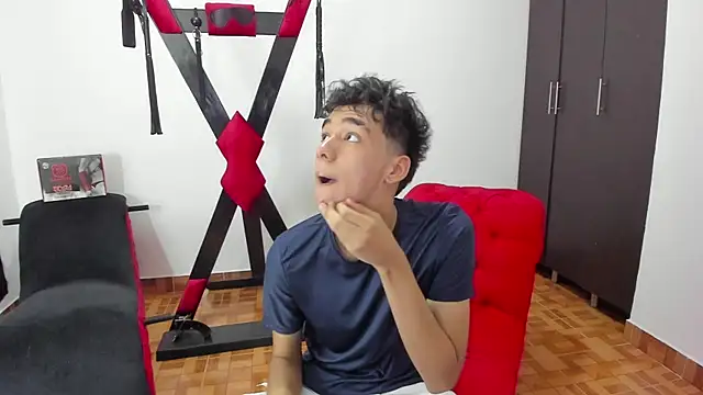 Snapshot of Harry_LatinBoy chatting on January 10, 2025, 8:15 pm Harry LatinBoy online show from January 10, 2025, 8:15 pm