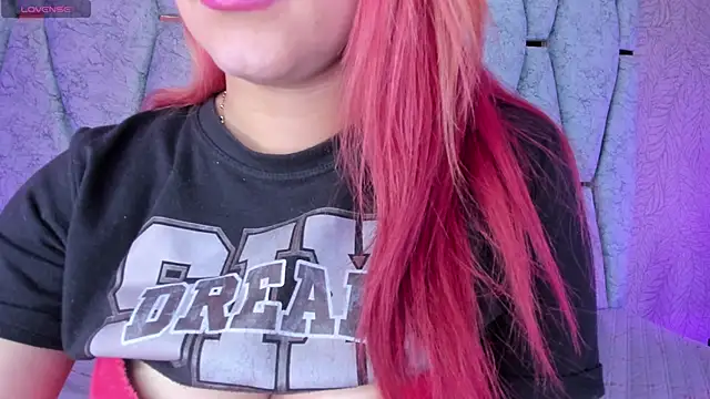 Naomy veracruz  online show from October 18, 2025, 2:35 am