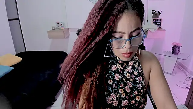 Snapshot of Rachell_28 chatting on December 18, 2024, 9:18 pm Rachell 28 online show from December 18, 2024, 9:18 pm