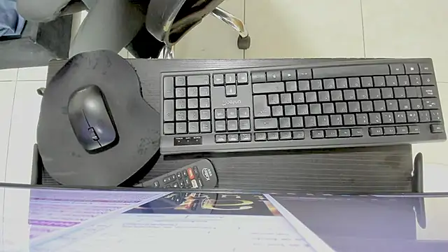 Snapshot of Rachell_28 chatting on December 28, 2024, 9:08 pm Rachell 28 online show from December 28, 2024, 9:08 pm