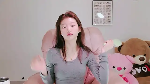 yangyang-1115 online show from May 5, 2026, 4:26 am
