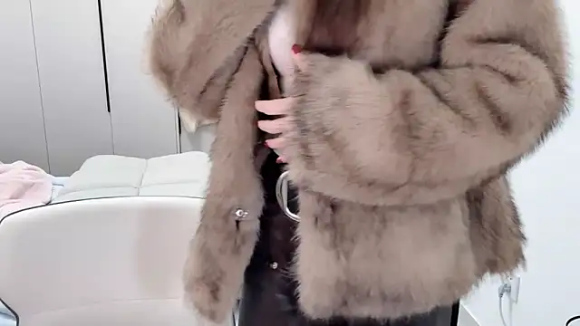 yangyang-1115 online show from October 25, 2025, 5:28 am