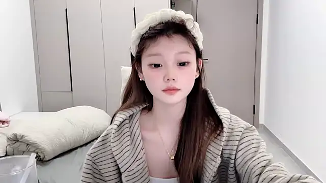 yangyang-1115 online show from October 5, 2025, 9:22 am