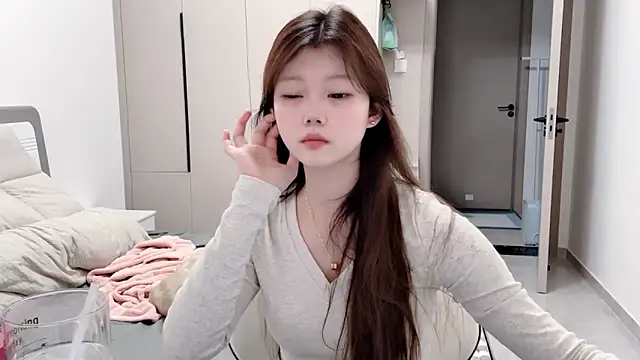 yangyang-1115 online show from September 30, 2025, 5:35 am