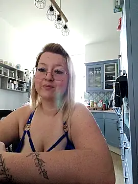 Snapshot of Lillyloo_ chatting on March 10, 2025, 11:23 am Lillyloo  online show from March 10, 2025, 11:23 am